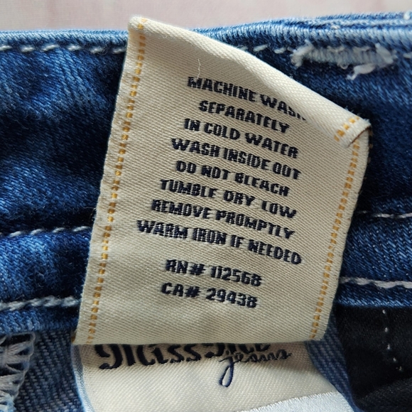 Miss Me "Mid-rise Skinny" Embroidered Floral Patch Blue Jean | Women's Size 27 - Picture 9 of 11